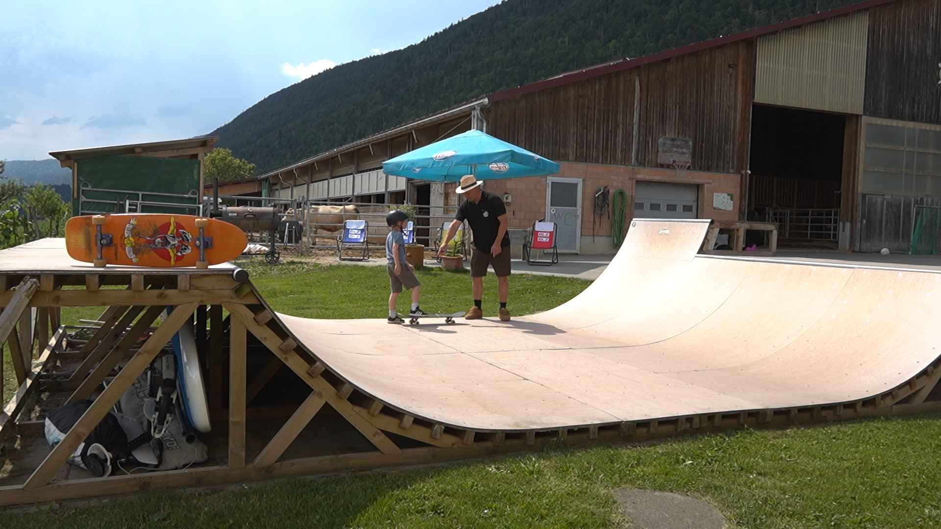 Ein Skatepark mitten auf dem Bauernhof