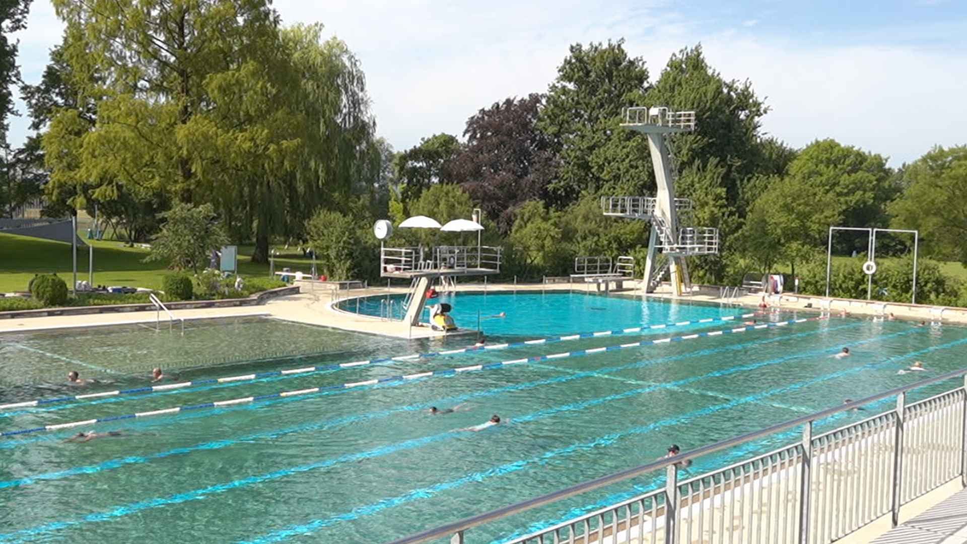 Ein Sprünge in Grenchen mit Flugshow