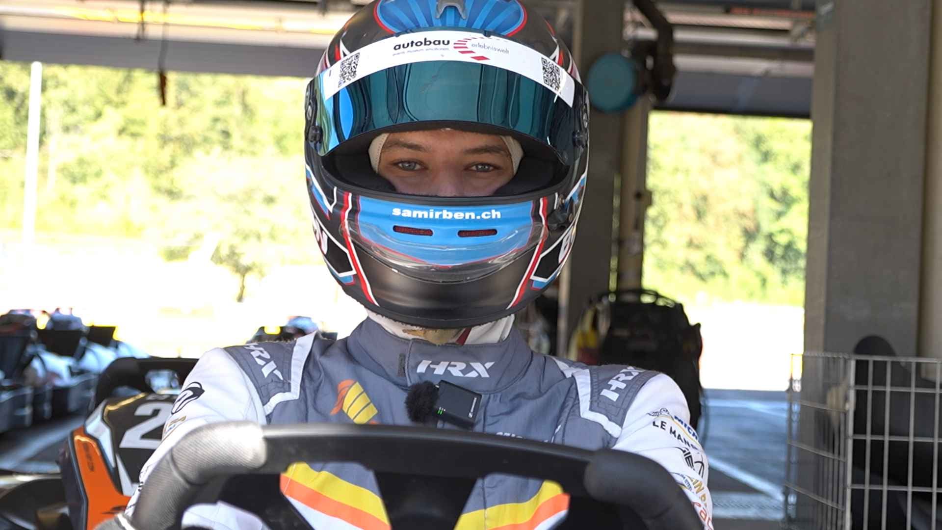 Eine Runde auf der Kartbahn in Lyss mit einem Rennfahrer